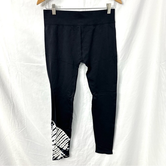 ZYIA Pants - Zyia Active Hendrix Performance Black Tie Dye Mid-Rise 7/8 Athletic Leggings